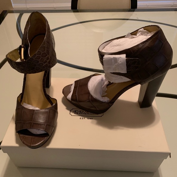 Coach Embossed Croc Heels Brown - Picture 2 of 4